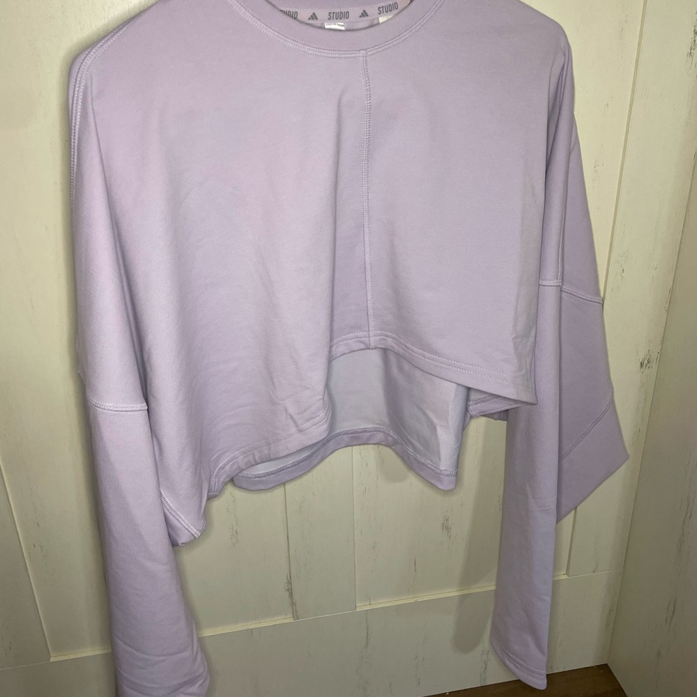 ADIDAS Light Purple Cropped Sweatshirt yoga long sleeve shirt size medium NEW